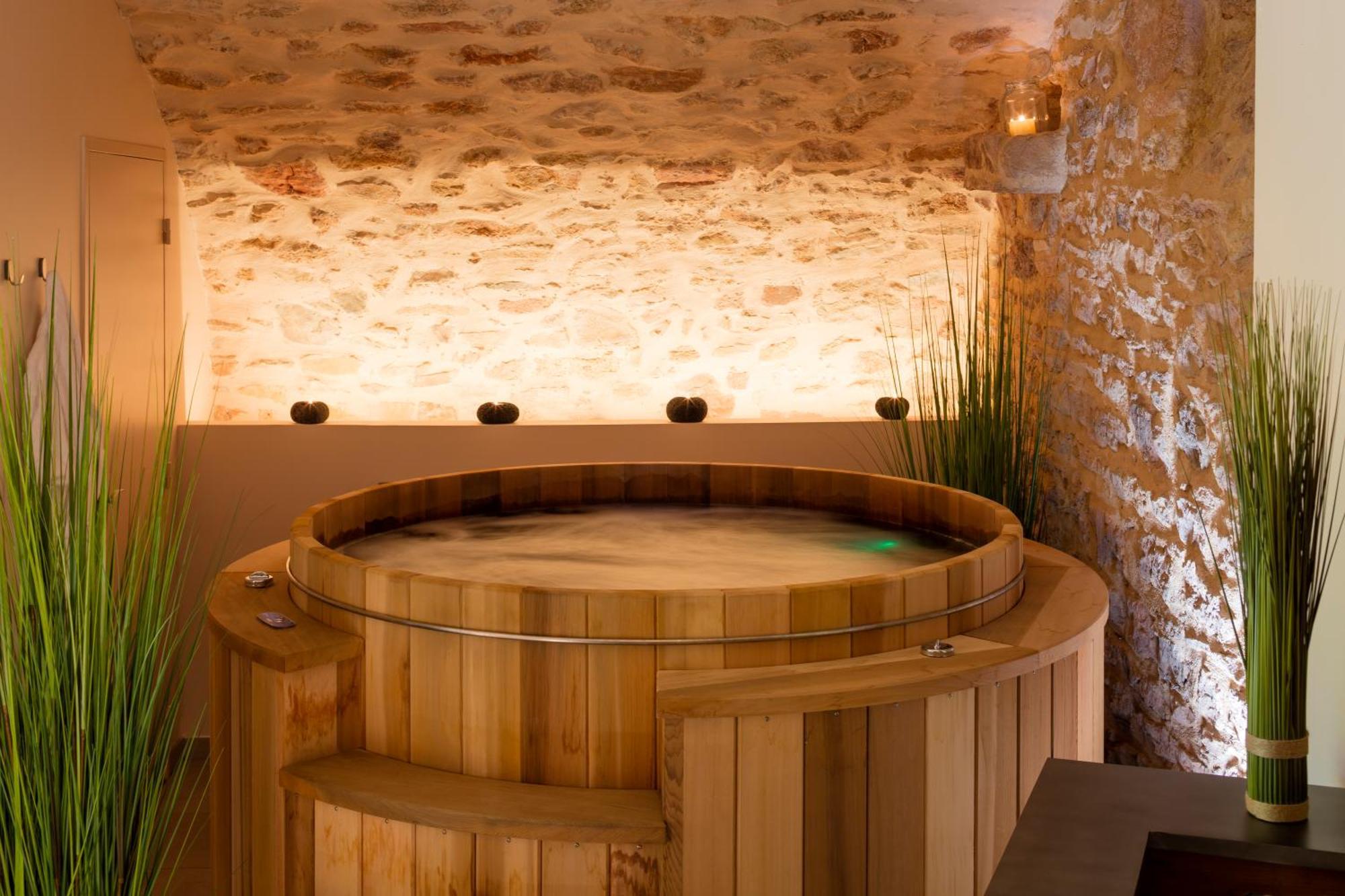 Contact Hotels Le Savigny & Spa Blace ภายนอก รูปภาพ