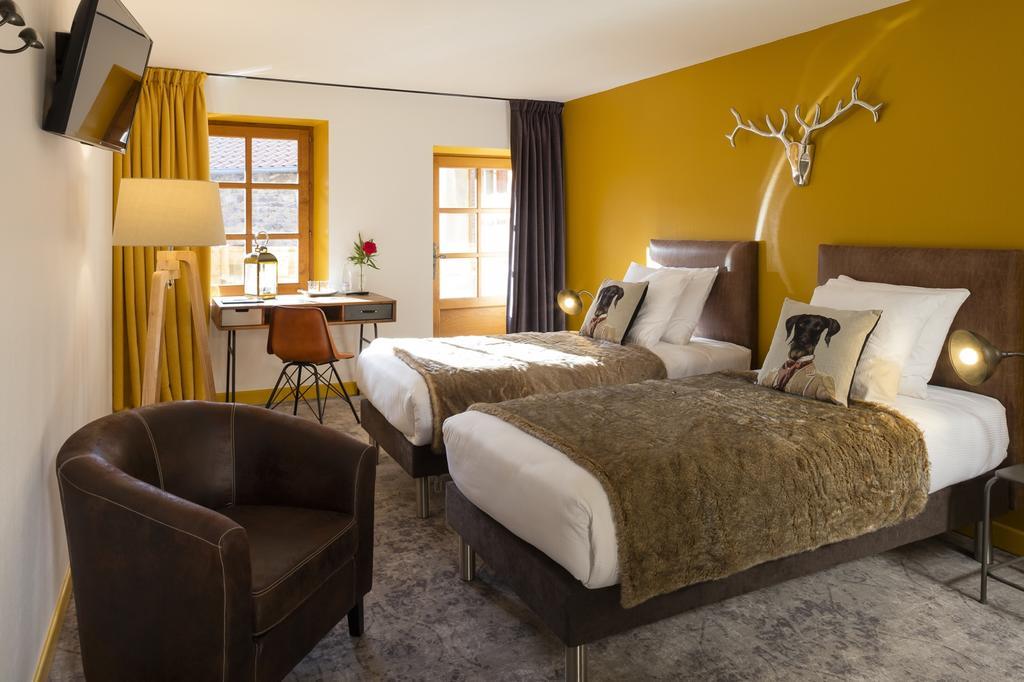 Contact Hotels Le Savigny & Spa Blace ภายนอก รูปภาพ