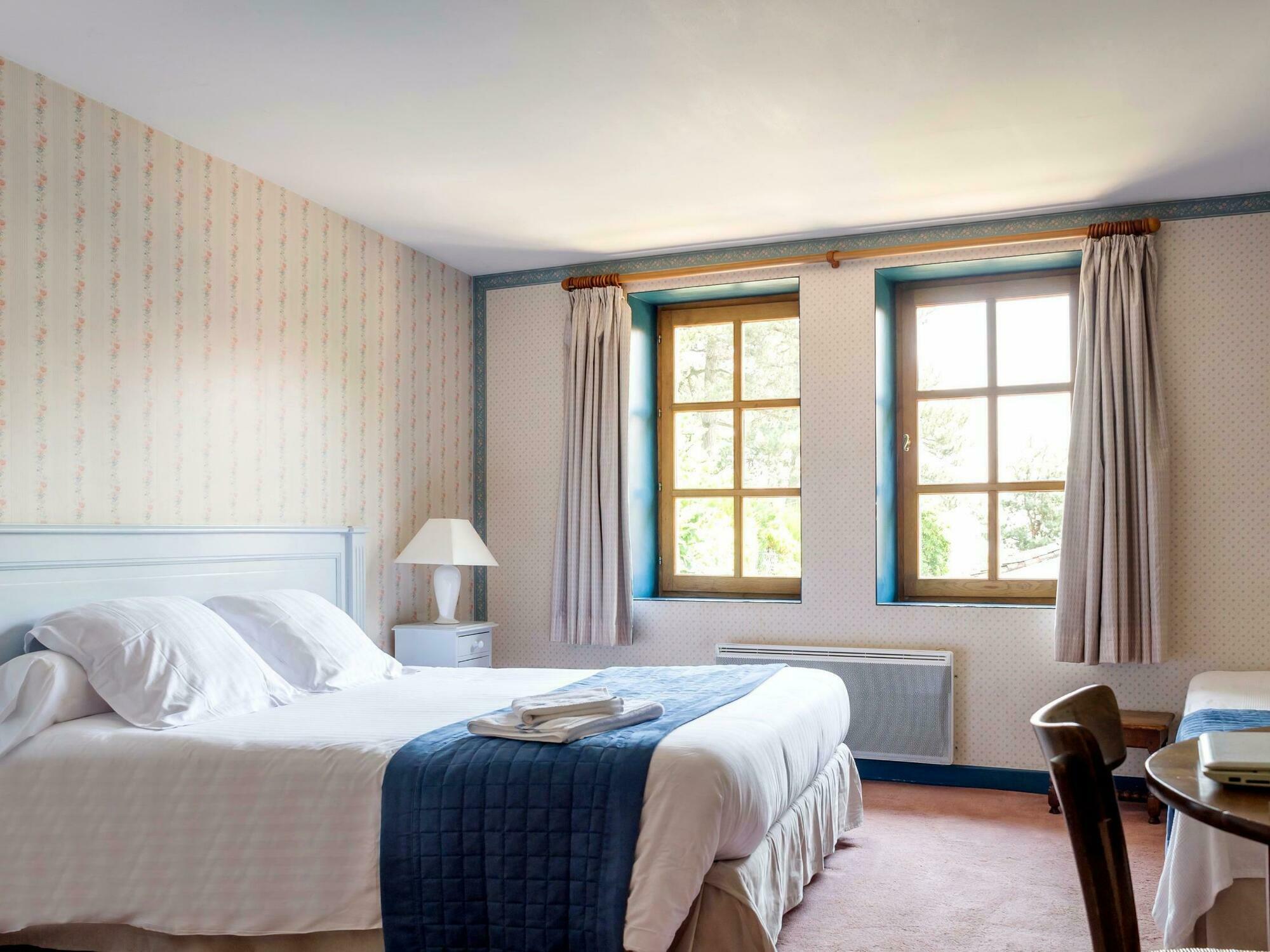 Contact Hotels Le Savigny & Spa Blace ภายนอก รูปภาพ
