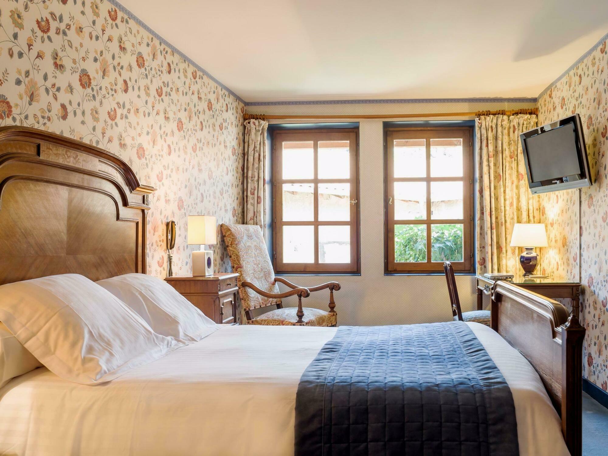 Contact Hotels Le Savigny & Spa Blace ภายนอก รูปภาพ